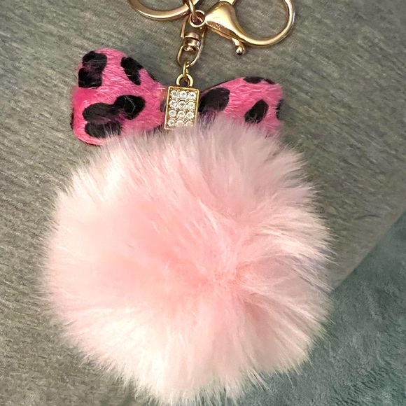 PINK FUR- BOW WITH CRYSTAL KEY CHAIN/ PURSE CHARM - Picture 3 of 3